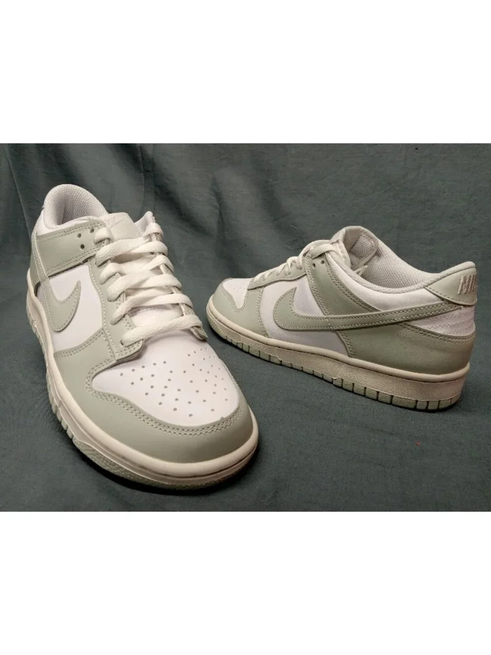 Nike Dunk Low (GS) Sneakers White Silver Photon Dust Boys Size 7 NEW IN BOX!